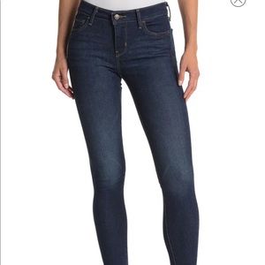 Levi 710 super skinny size 25